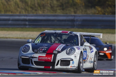 Polaris sponsors a Porsche 991 in 24 hour race in Brno